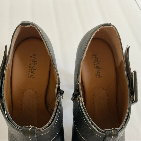 Softshoe black ankle leather boots. Size 8.5. In excellent condition. - Picture 6 of 10